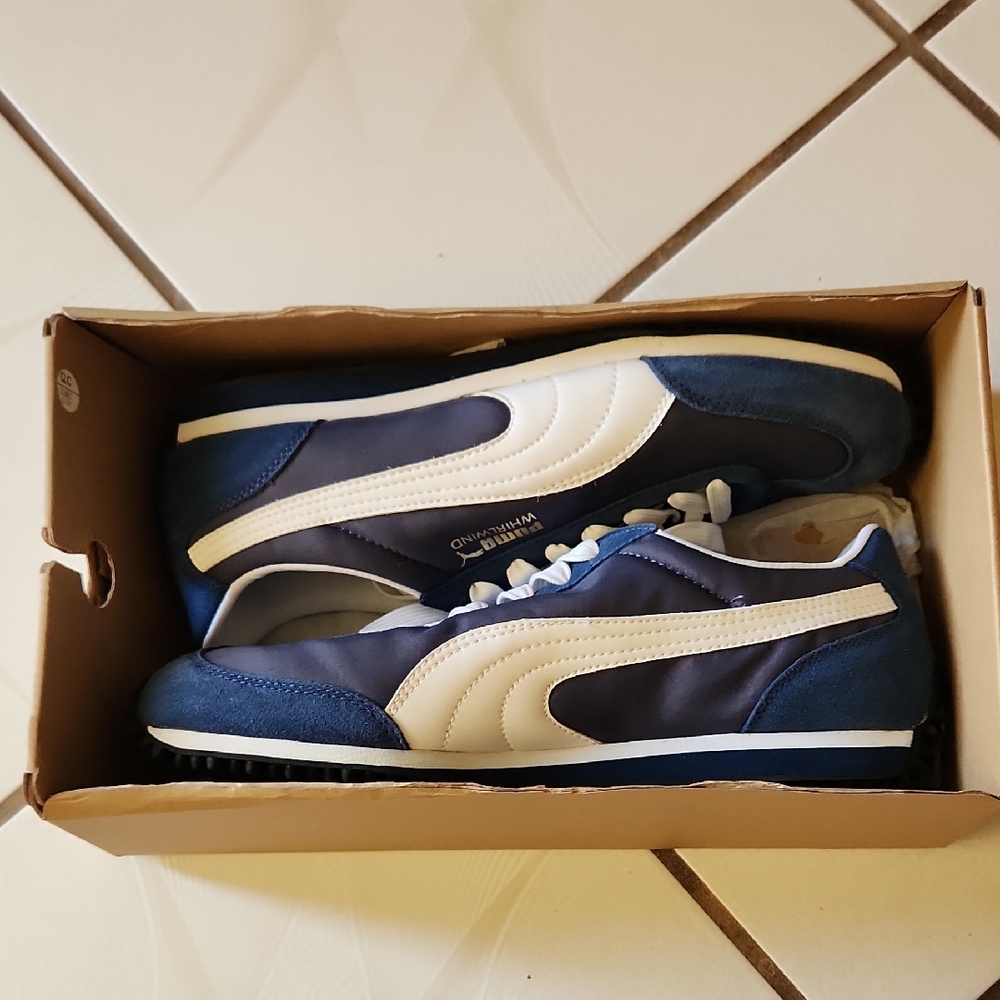 Puma Men's Navy and White Sneakers